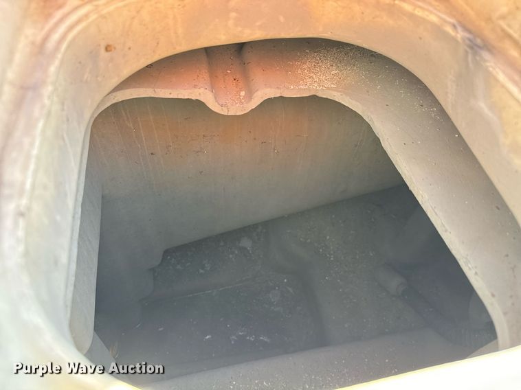 image for item MV9182 Tennant  7400 floor scrubber 