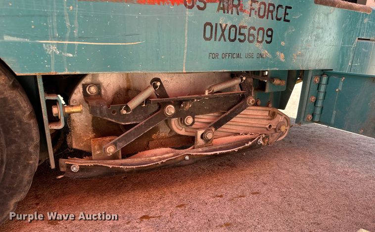 image for item MV9182 Tennant  7400 floor scrubber 