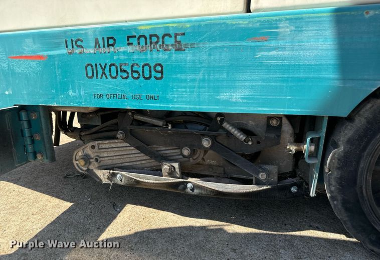 image for item MV9182 Tennant  7400 floor scrubber 