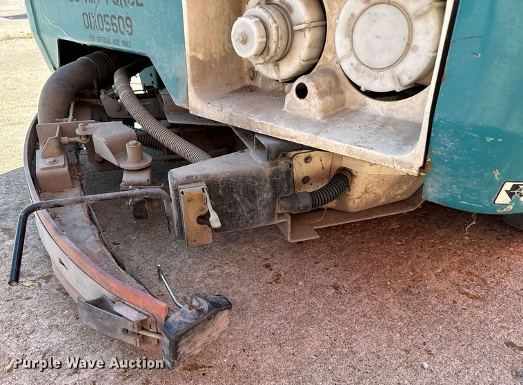 image for item MV9182 Tennant  7400 floor scrubber 