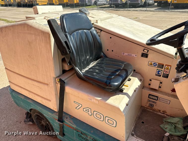 image for item MV9182 Tennant  7400 floor scrubber 