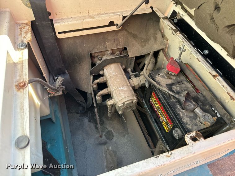 image for item MV9182 Tennant  7400 floor scrubber 