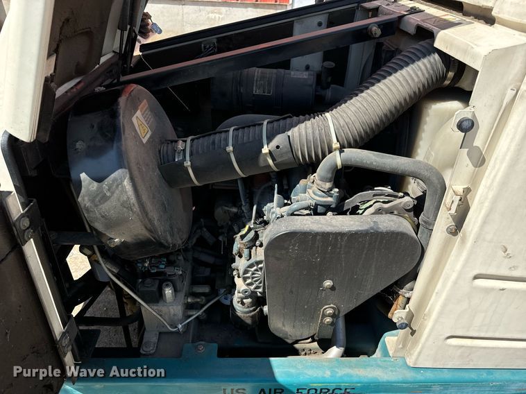 image for item MV9182 Tennant  7400 floor scrubber 