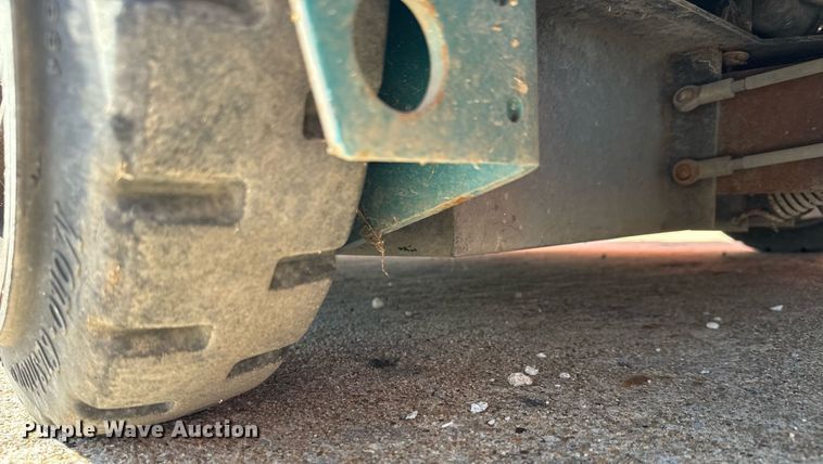 image for item MV9182 Tennant  7400 floor scrubber 