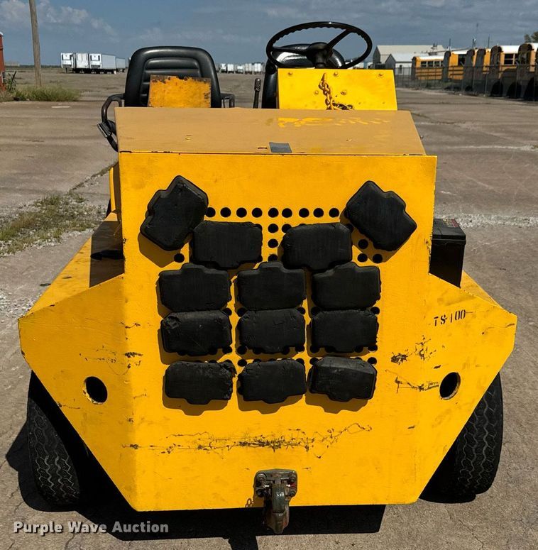 image for item MV9183 1977 Northwestern JG-40PT15 aircraft tug