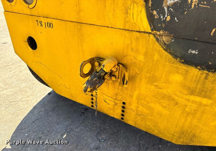 image for item MV9183 1977 Northwestern JG-40PT15 aircraft tug