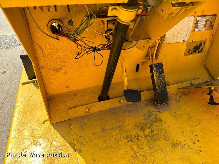 image for item MV9183 1977 Northwestern JG-40PT15 aircraft tug