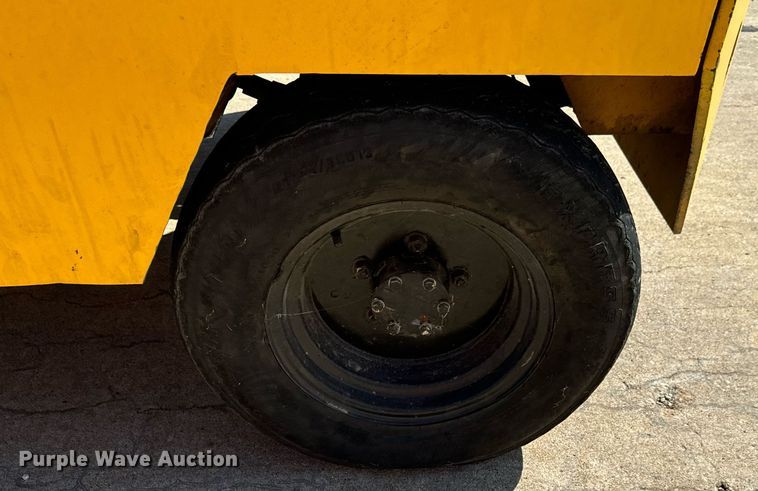 image for item MV9183 1977 Northwestern JG-40PT15 aircraft tug