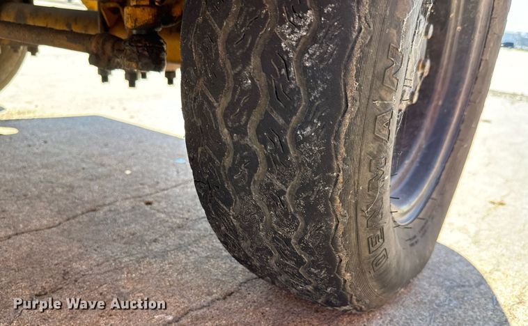 image for item MV9183 1977 Northwestern JG-40PT15 aircraft tug