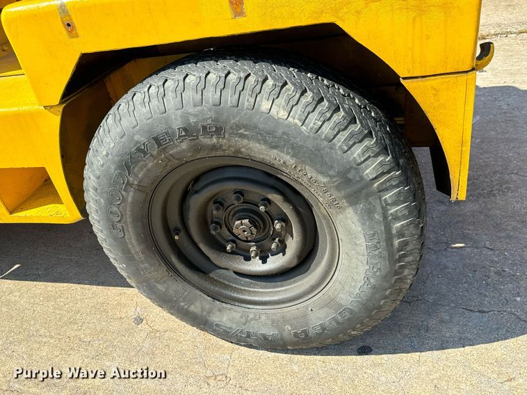 image for item MV9183 1977 Northwestern JG-40PT15 aircraft tug