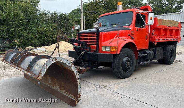 image for item MV9192 1993 International  4900 dump truck