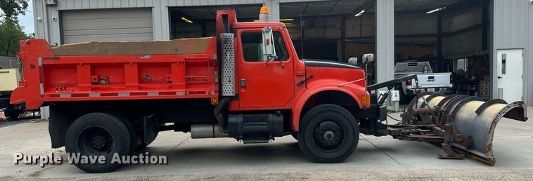 image for item MV9192 1993 International  4900 dump truck