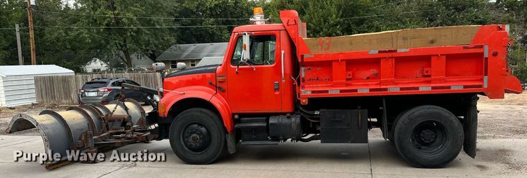 image for item MV9192 1993 International  4900 dump truck
