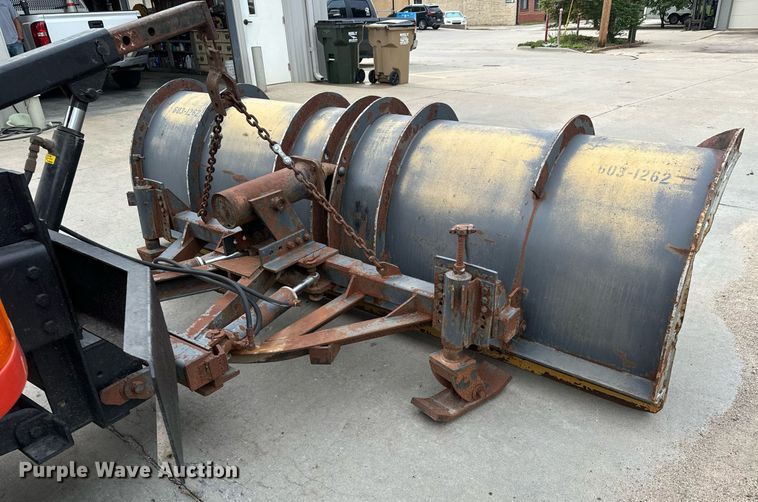 image for item MV9192 1993 International  4900 dump truck