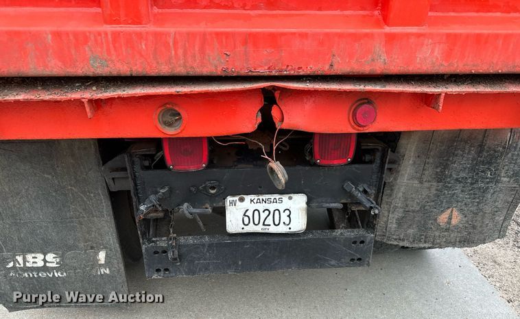 image for item MV9192 1993 International  4900 dump truck