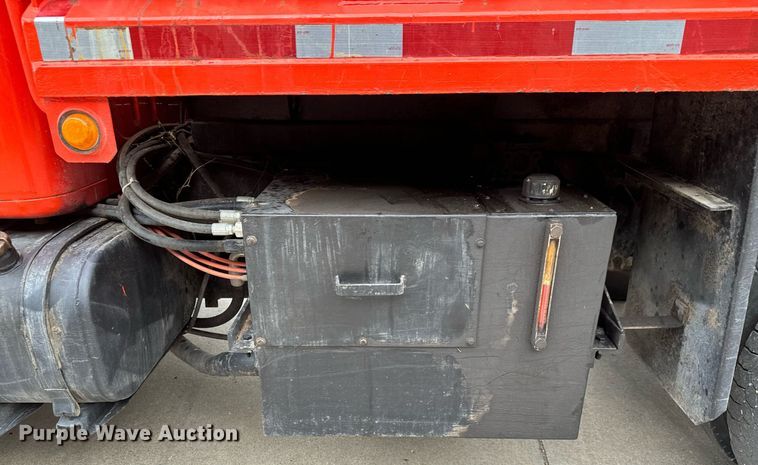 image for item MV9192 1993 International  4900 dump truck