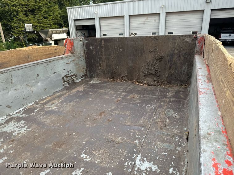 image for item MV9192 1993 International  4900 dump truck