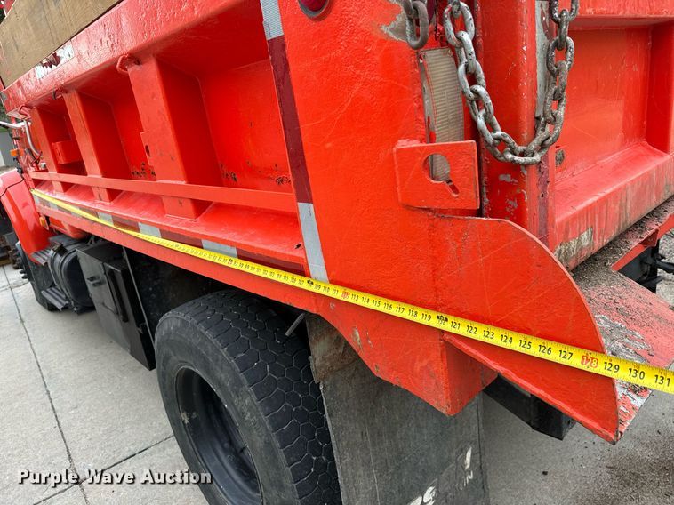 image for item MV9192 1993 International  4900 dump truck