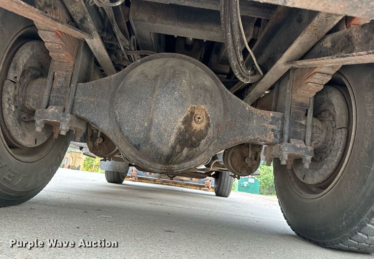 image for item MV9192 1993 International  4900 dump truck