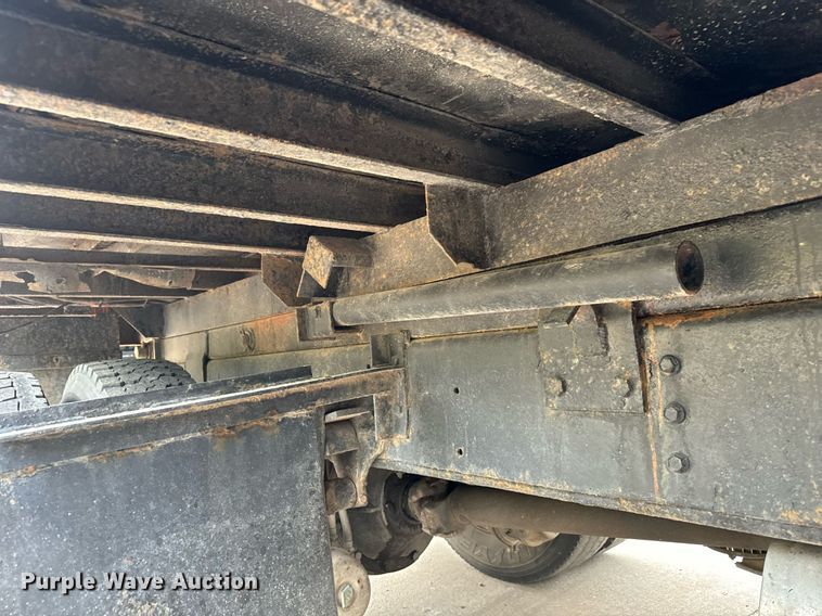 image for item MV9192 1993 International  4900 dump truck