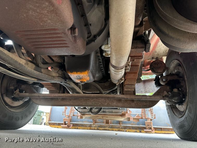 image for item MV9192 1993 International  4900 dump truck