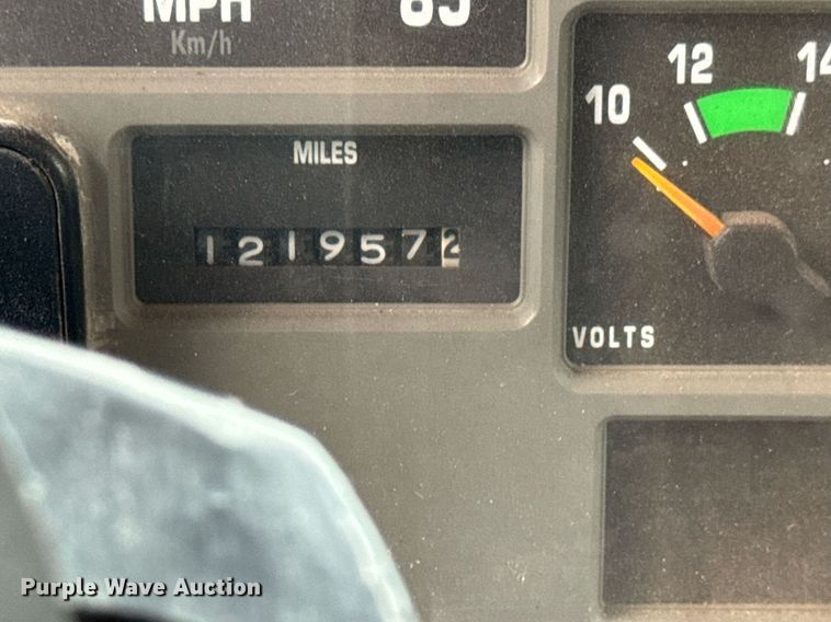 image for item MV9192 1993 International  4900 dump truck