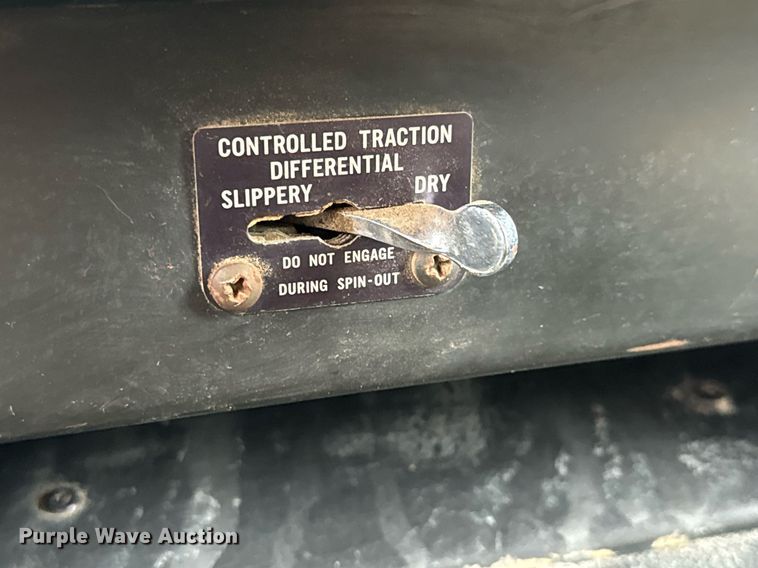 image for item MV9192 1993 International  4900 dump truck