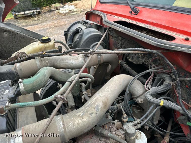 image for item MV9192 1993 International  4900 dump truck