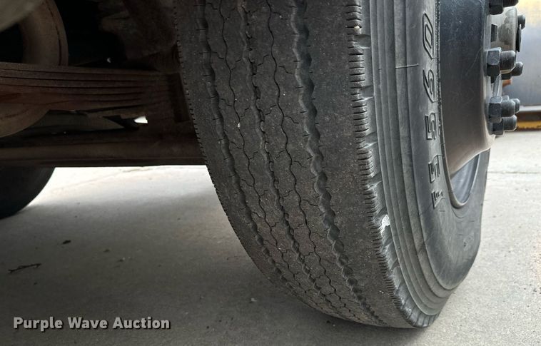 image for item MV9192 1993 International  4900 dump truck