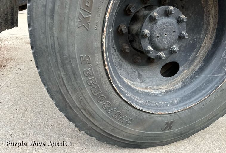 image for item MV9192 1993 International  4900 dump truck