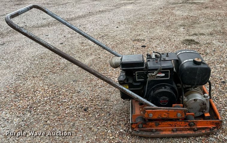 image for item MV9193 Plate compactor