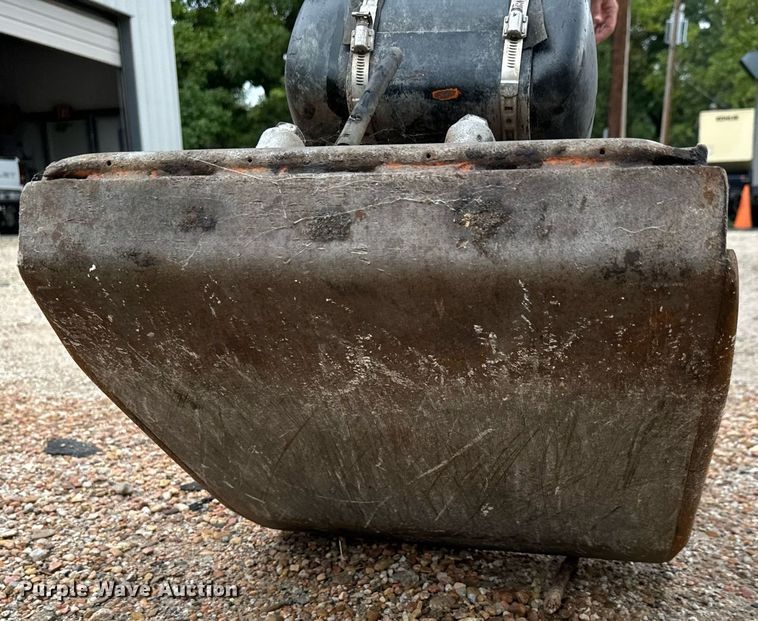 image for item MV9193 Plate compactor