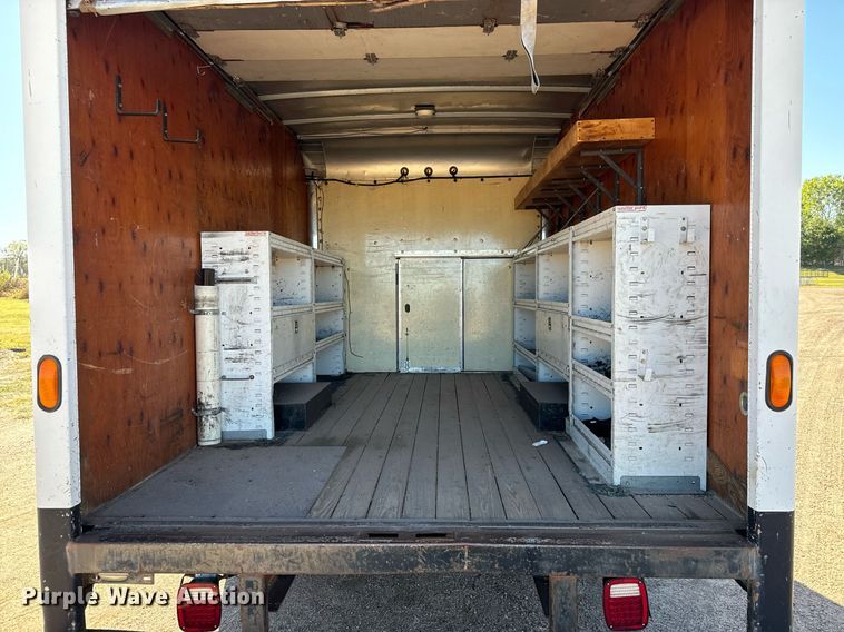 image for item MV9197 1999 Chevrolet  Express 3500 box truck