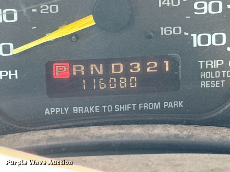 image for item MV9197 1999 Chevrolet  Express 3500 box truck