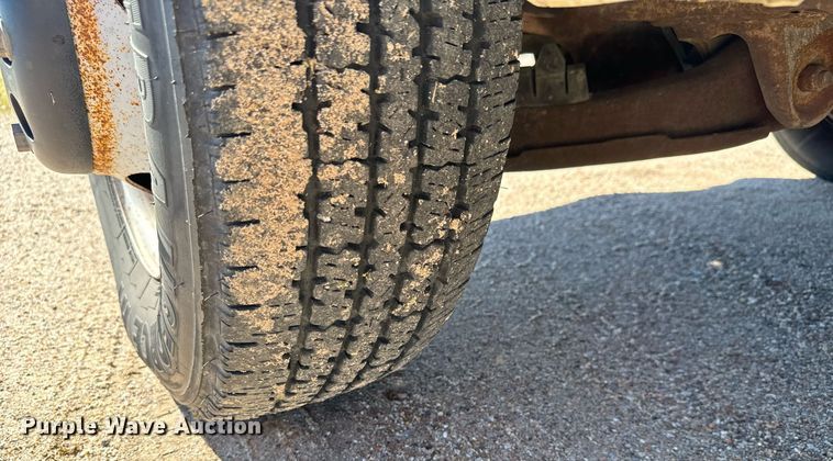 image for item MV9197 1999 Chevrolet  Express 3500 box truck