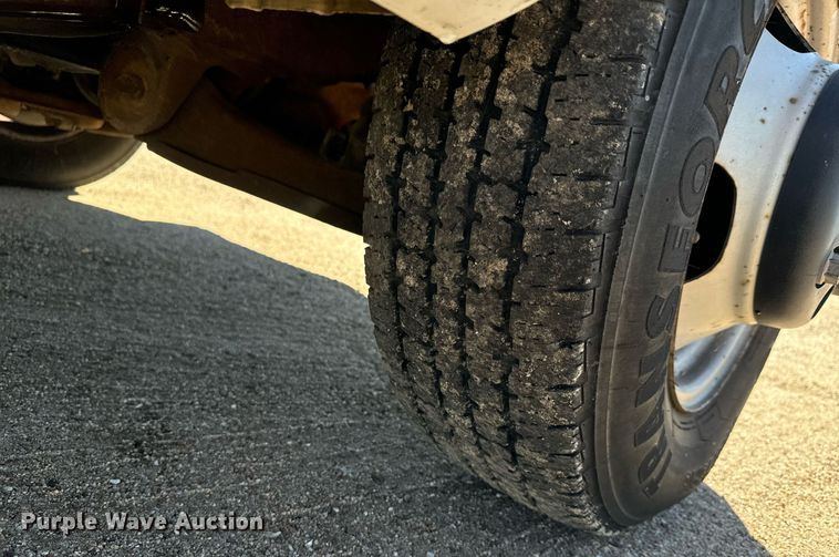 image for item MV9197 1999 Chevrolet  Express 3500 box truck