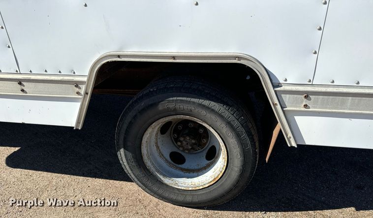 image for item MV9197 1999 Chevrolet  Express 3500 box truck