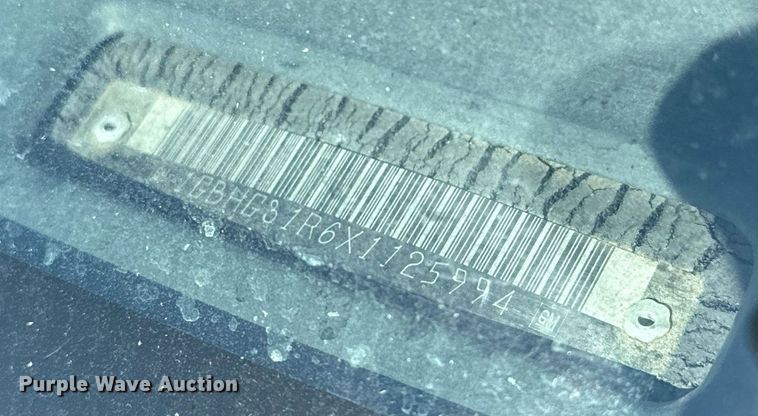 image for item MV9197 1999 Chevrolet  Express 3500 box truck