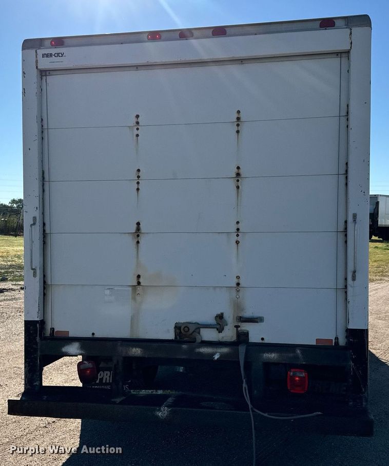 image for item MV9198 2003 Chevrolet Express 3500 box truck