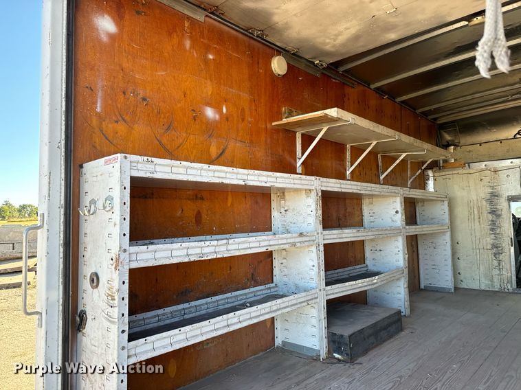 image for item MV9198 2003 Chevrolet Express 3500 box truck