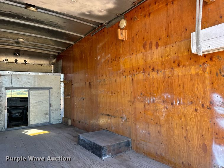 image for item MV9198 2003 Chevrolet Express 3500 box truck