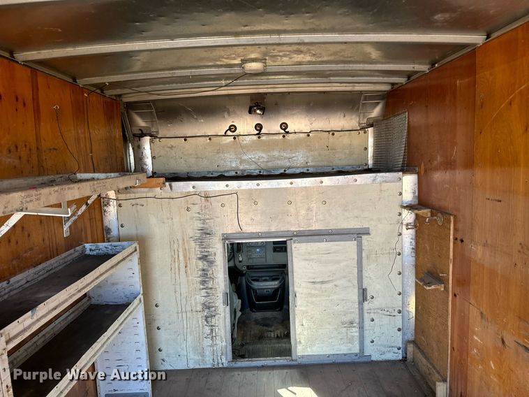 image for item MV9198 2003 Chevrolet Express 3500 box truck