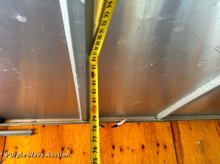 image for item MV9198 2003 Chevrolet Express 3500 box truck