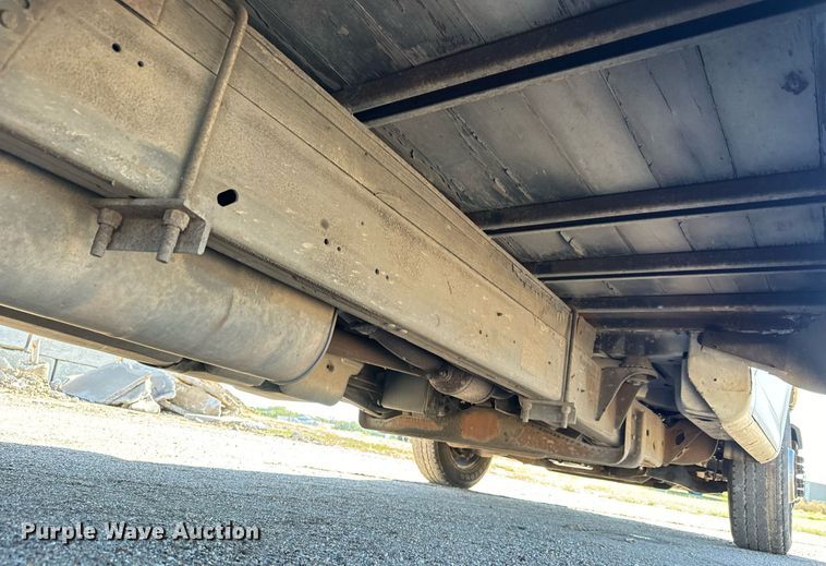 image for item MV9198 2003 Chevrolet Express 3500 box truck