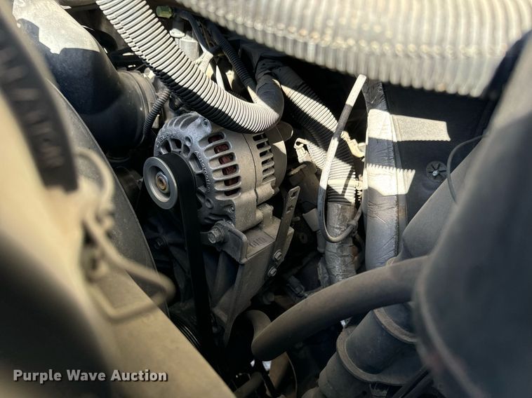 image for item MV9198 2003 Chevrolet Express 3500 box truck