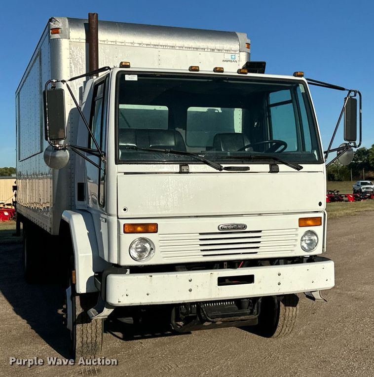 image for item MV9199 2003 Freightliner FC70 box truck