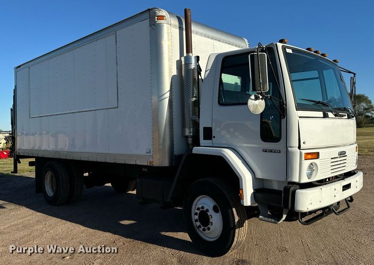 image for item MV9199 2003 Freightliner FC70 box truck