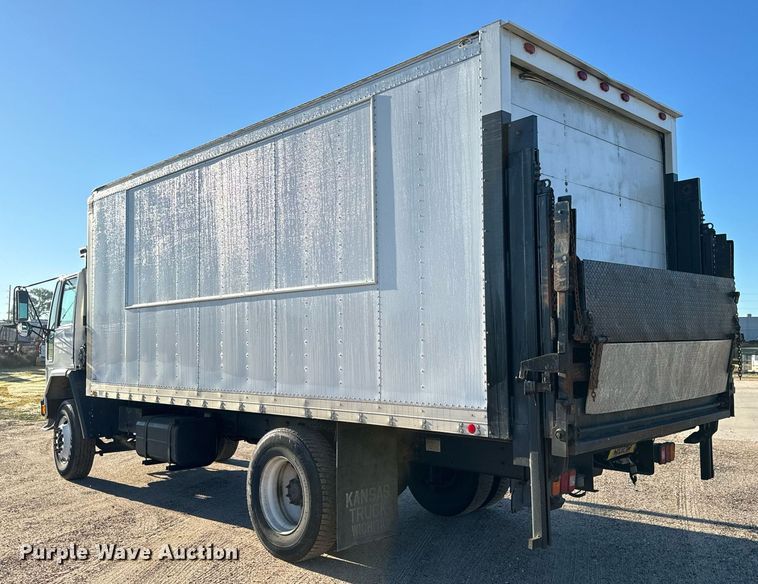 image for item MV9199 2003 Freightliner FC70 box truck