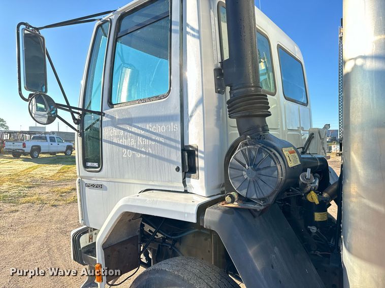 image for item MV9199 2003 Freightliner FC70 box truck