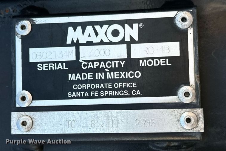 image for item MV9199 2003 Freightliner FC70 box truck